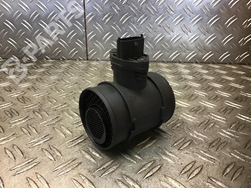Used Mass air flow sensor OPEL ZAFIRA A MPV (T98) 2.2 DTI 16V (F75) (125 hp) 10104203