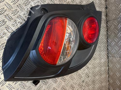 Piloto trasero izquierdo Piloto trasero izquierdo CHEVROLET AVEO Hatchback (T300) 1.2 (86 hp) 35990811 35990811