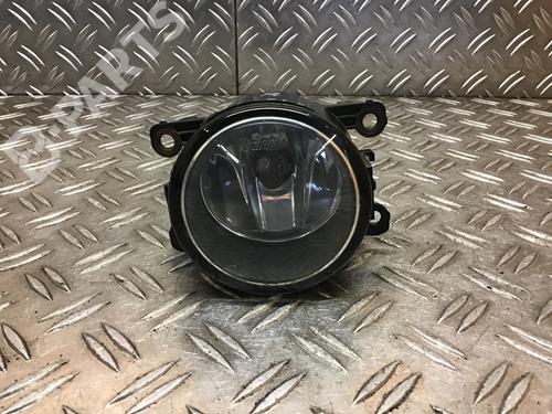 Used Right front fog light Right front fog light SUZUKI SWIFT III (MZ, EZ) 1.3 (RS413, ZC11S) (92 hp) 7877220 7877220