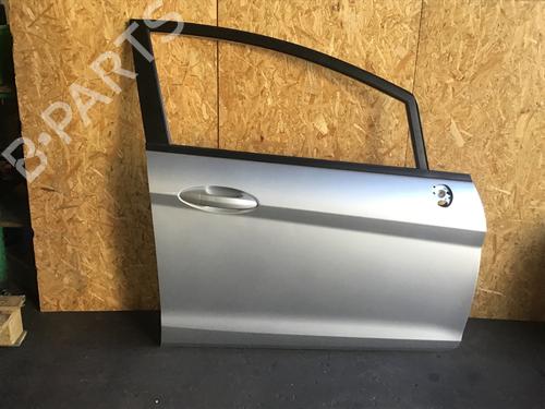 Used Right front door Right front door 37150752 37150752