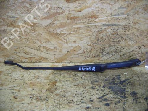 Used Front windshield wiper arm VW POLO III (6N1) 50 1.0 (50 hp) 14693419