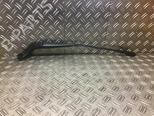 Used Front windshield wiper arm MERCEDES-BENZ A-CLASS (W169) A 150 (169.031, 169.331) (95 hp) 32405001