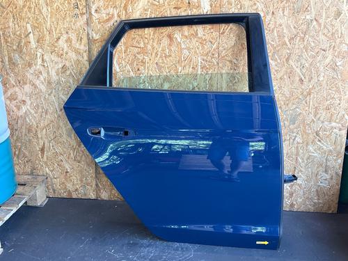 Dør højre bagtil Dør højre bagtil SEAT LEON ST (5F8) 1.6 TDI (110 hp) 36676718 36676718