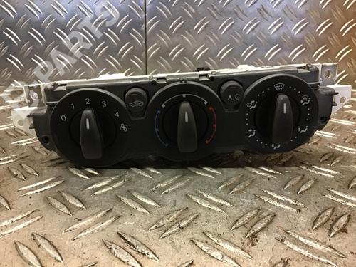 Used Climate control FORD FOCUS II (DA_, HCP, DP) 1.6 (100 hp) 8901806