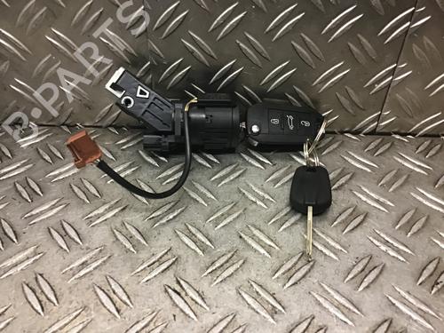 Used Ignition barrel OPEL CORSA F (P2JO) 1.2 (68) (101 hp) 20325638