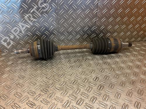 Drivaksel fortil venstre Drivaksel fortil venstre MERCEDES-BENZ A-CLASS (W168) A 160 (168.033, 168.133) (102 hp) 36701885 36701885