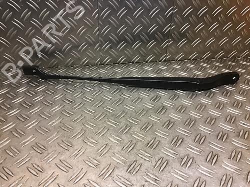 Used Front windshield wiper arm OPEL CORSA F (P2JO) 1.2 (68) (101 hp) 20327264