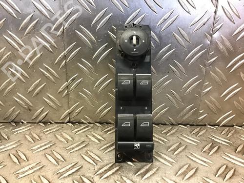 Used Switch FORD FOCUS III Turnier 1.6 TDCi (115 hp) 24152652
