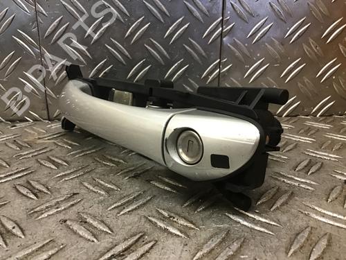 Front left exterior door handle MERCEDES-BENZ C-CLASS (W203) C 200 Kompressor (203.045) | BP25439256C128 