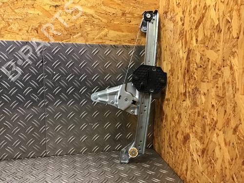 Alzacristallo posteriore sinistro DACIA SANDERO II TCe 90 (B8M1, B8MA, B8AC) (90 hp) 32305537