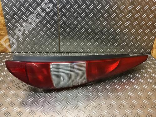 Used Right taillight FORD MONDEO III Turnier (BWY) 2.0 16V TDDi / TDCi (115 hp) 6931604