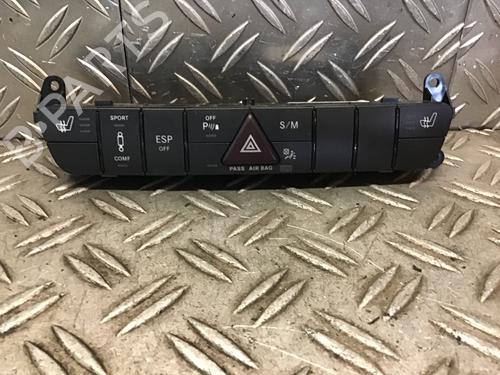 Used Switch Switch MERCEDES-BENZ GL-CLASS (X164) GL 320 CDI 4-matic (164.822) (224 hp) 34128381 34128381