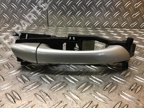 Used Front right exterior door handle MERCEDES-BENZ C-CLASS T-Model (S203) C 220 CDI (203.208) (150 hp) 7105986
