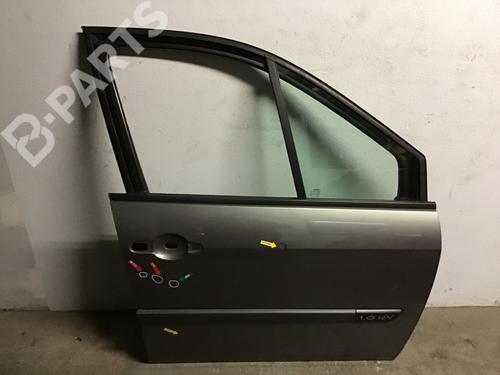 Used Right front door RENAULT SCÉNIC II (JM0/1_) 1.6 (JM0C, JM0J, JM1B) (113 hp) 6827848