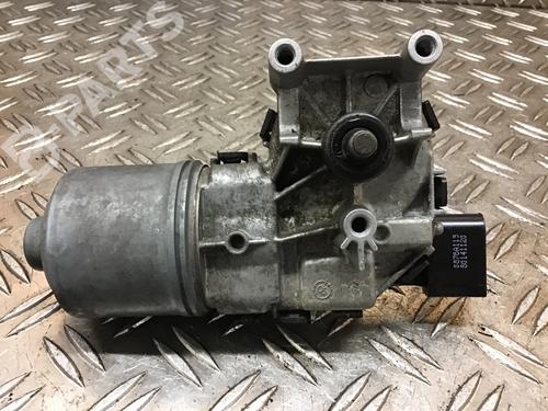 Used Front wiper motor FORD FIESTA VI (CB1, CCN) 1.4 (97 hp) 7099335