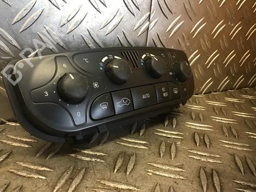 Climate control MERCEDES-BENZ C-CLASS (W203) C 200 Kompressor (203.045) | BP25439243I5 