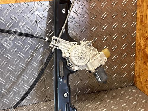 Front left window mechanism BMW 1 (E87) 116 d | BP39105322C22 - Image 5