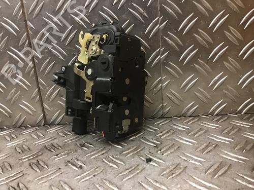 Used Rear right lock VW GOLF IV (1J1) 1.4 16V (75 hp) 22381053