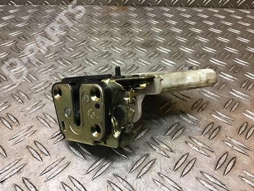 Used Rear left lock NISSAN X-TRAIL I (T30) 2.2 dCi 4x4 (136 hp) 8528356