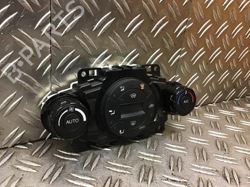 Airco bedieningspaneel FORD FIESTA VI (CB1, CCN) 1.0 EcoBoost | BP23208232I5