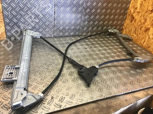 Front right window mechanism PEUGEOT 307 CC (3B) 2.0 16V | BP24169673C23 