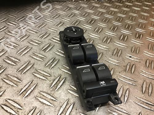 Switch FORD FOCUS III Turnier 1.6 TDCi | BP24152652I30