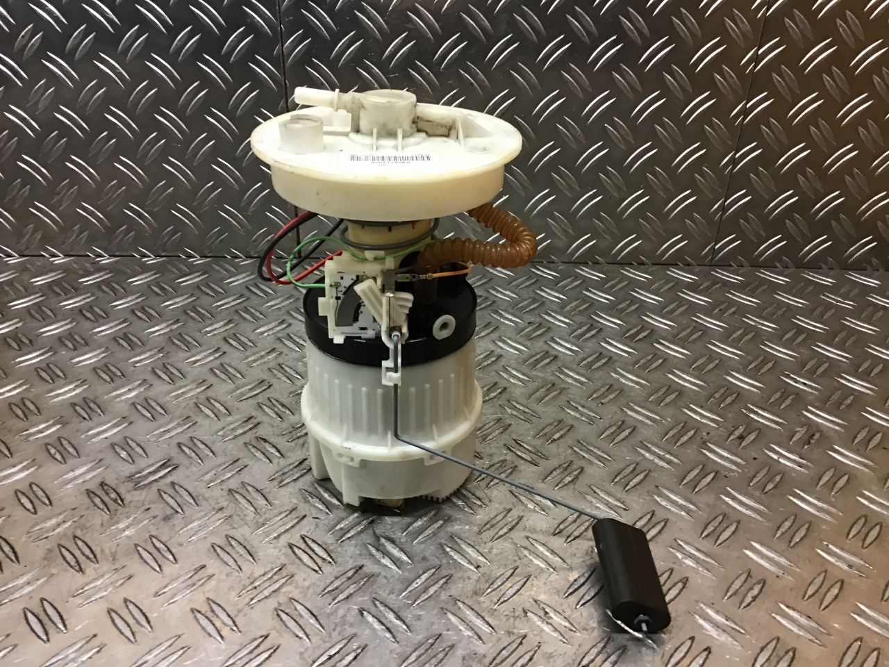 Fuel pump MAZDA 3 (BK) 1.6 (BK14) 6991550 BParts