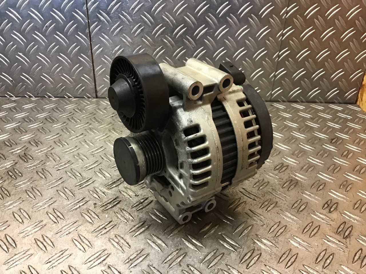 Alternator BMW X3 (E83) 2.5 si 9218861 BParts