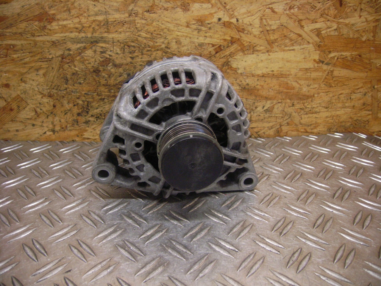 Alternator OPEL MERIVA B MPV (S10) 1.4 (75) OPEL 13284408 BParts