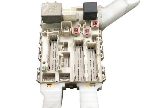 Sikringsdåse TOYOTA AURIS (_E15_) 1.4 (ZZE150_, ZZE150R) (97 hp) 30975764