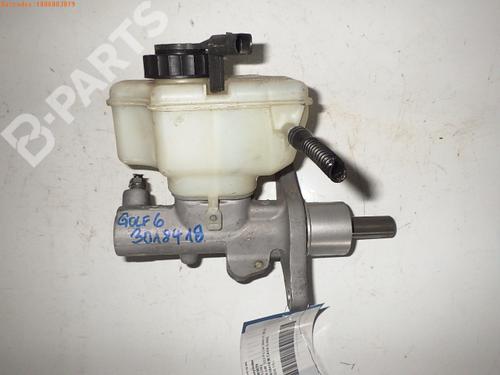 Used Brake master cylinder VW GOLF VI (5K1) 1.4 TSI (122 hp) 5062872