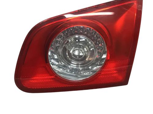 Używane Lampa tylna klapy bagażnika prawa VW PASSAT B6 (3C2) 2.0 TDI (140 hp) 30706196