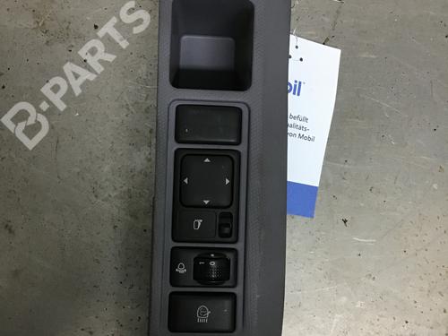 Used Switch NISSAN MICRA III (K12) 1.2 16V (80 hp) 9804933