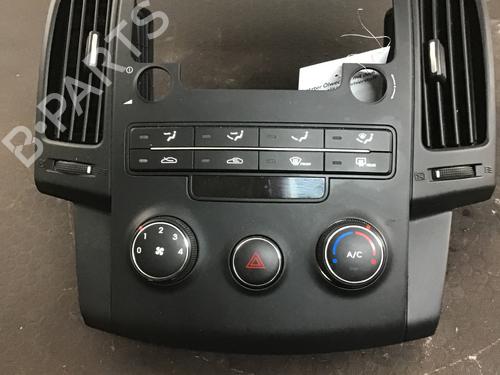 Used Middle console HYUNDAI i30 (FD) 1.4 (109 hp) 14697754