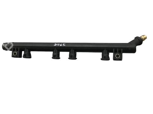 Used Injection rail FIAT GRANDE PUNTO (199_) 1.4 (199AXB11, 199AXB1A, 199BXB1A, 199AXL1A) (77 hp) 24957300