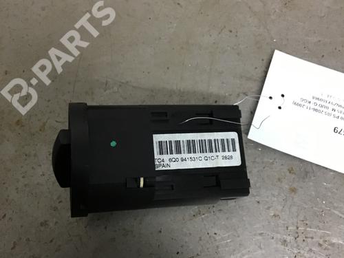 Used Headlight switch VW POLO (9N_, 9A_) 1.4 16V (80 hp) 10545911
