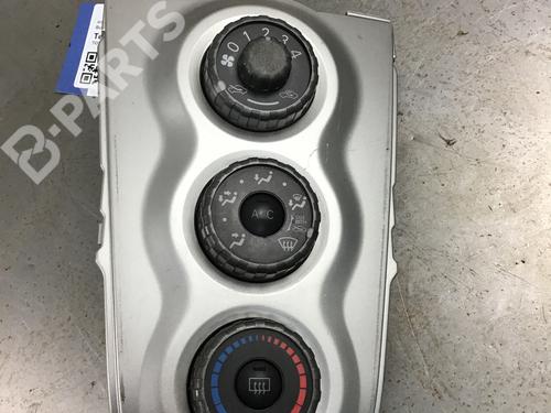 Used Climate control TOYOTA YARIS (_P9_) 1.3 VVT-i (SCP90_, SCP90R) (87 hp) 9690574