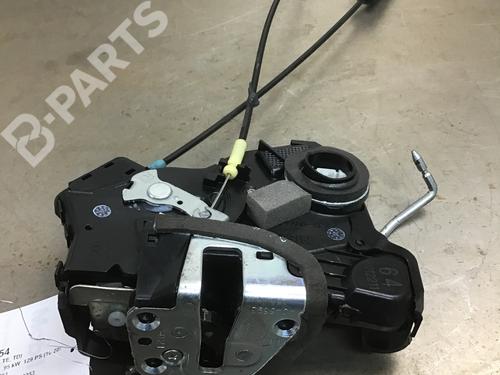 Used Front right lock Front right lock SUZUKI GRAND VITARA II (JT, TE, TD) 1.9 DDiS All-wheel Drive (JT419, TD44, JB419WD, JB419XD,... (129 hp) 10693320 10693320