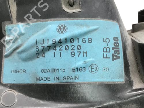 Right headlight VW GOLF IV (1J1) 1.6 | BP29591755C29 