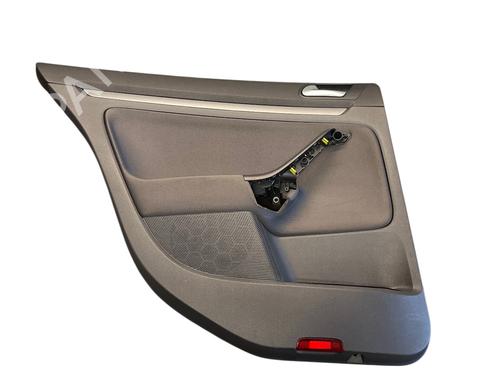 Guarnecido trasero izquierdo Guarnecido trasero izquierdo VW GOLF V Variant (1K5) 1.6 (102 hp) 33848062 33848062
