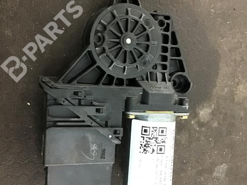 Vindusheismotor høyre bak VW PASSAT B5 Variant (3B5) 1.9 TDI (110 hp) 5608617