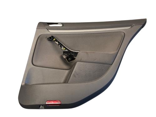 Guarnecido trasero derecho Guarnecido trasero derecho VW GOLF V Variant (1K5) 1.6 (102 hp) 33848064 33848064