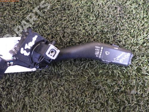 Used Steering column stalk VW TOURAN (1T3) 2.0 TDI (140 hp) 5065580