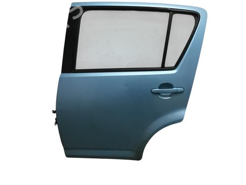 Puerta trasera izquierda DAIHATSU SIRION (M3_) 1.0 (M300) (70 hp) 32299091