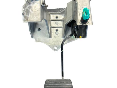 Break pedal PEUGEOT 607 (9D, 9U) 2.7 HDi 24V | BP38245359I19 - Image 2