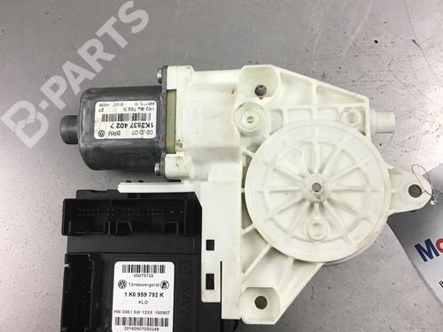 Rudehejsemotor forskærm højre VW GOLF V (1K1) 1.9 TDI (105 hp) 8801755