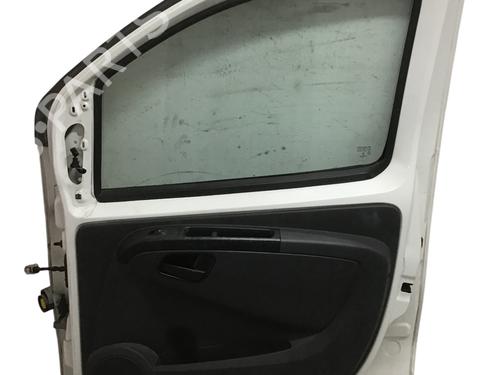 Right front door CITROËN C5 III Break (RW_) 2.0 i 16V (RWRFJC, RWRFJF) | BP29749375C3 