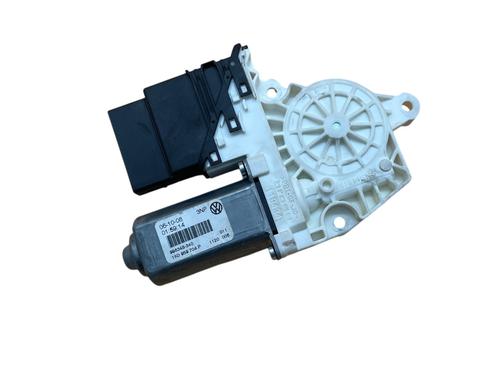 Used Right rear window motor Right rear window motor VW GOLF V Variant (1K5) 1.6 (102 hp) 34569002 34569002