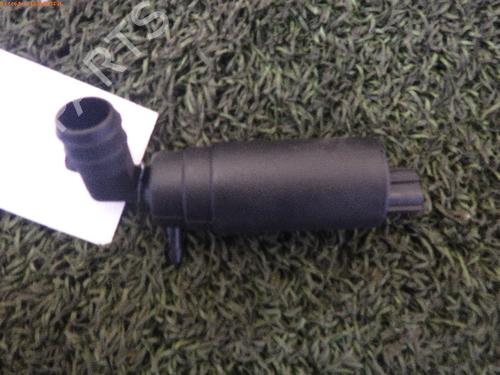 Used Washer pump TOYOTA YARIS (_P1_) 1.0 (SCP10_, SCP10R) (68 hp) 14697484