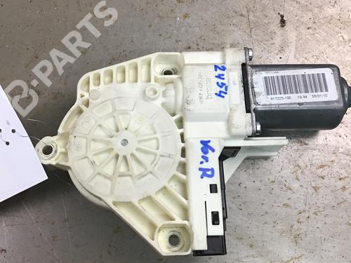 Used Right front window motor LAND ROVER RANGE ROVER SPORT I (L320) 3.6 D 4x4 (272 hp) 10617973